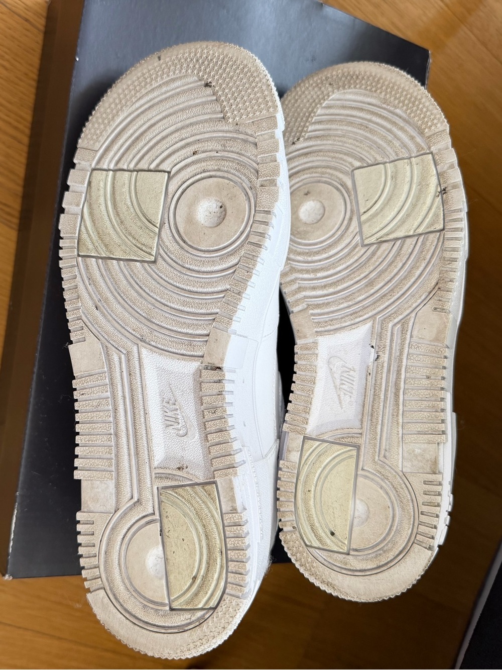 Nike Women's Air Force 1 Pixel Sneakers - White Sz 9 - Used - Picture 6 of 14